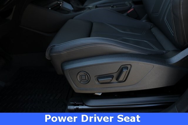 2025 Audi Q3 45 TFSI S line Premium photo 4