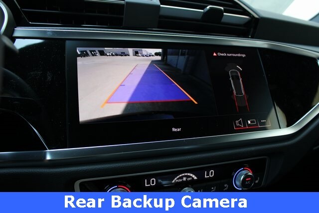 2025 Audi Q3 45 TFSI S line Premium photo 3