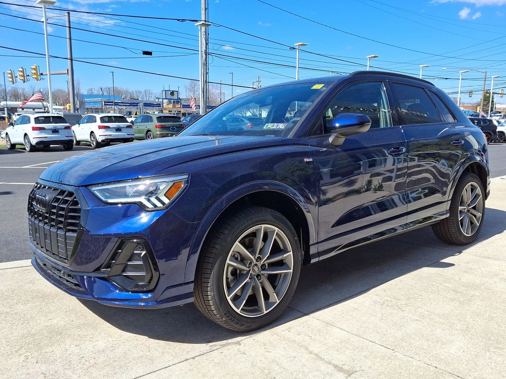 2025 Audi Q3 45 TFSI S line Premium photo 3