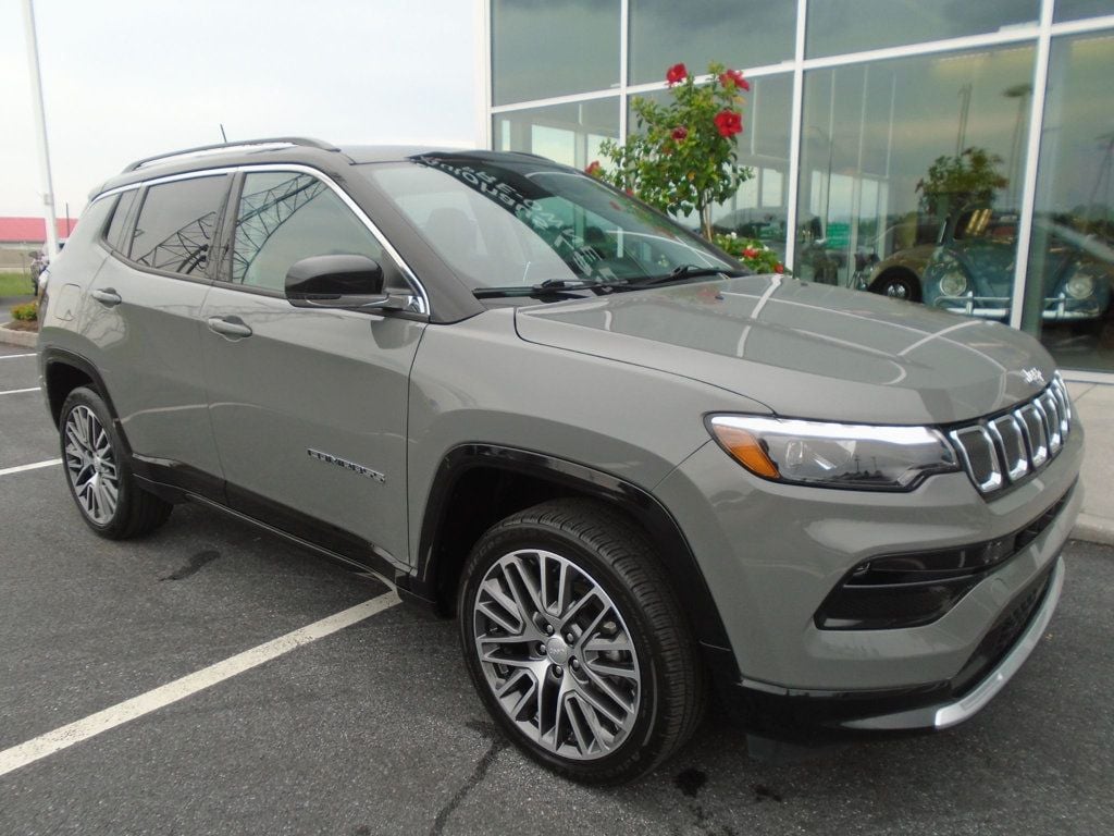 2022 Jeep Compass Limited photo 2