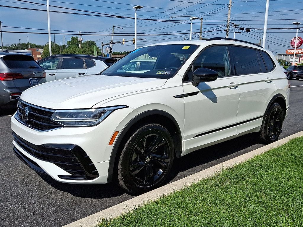 2024 Volkswagen Tiguan SE R-Line Black photo 2