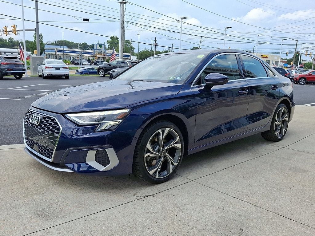 2022 Audi A3 40 Premium Plus photo 3