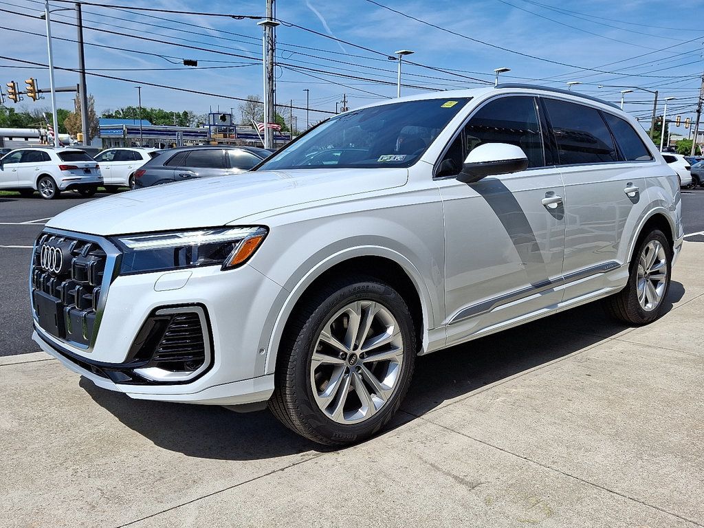 2025 Audi Q7 55 Premium Plus photo 3
