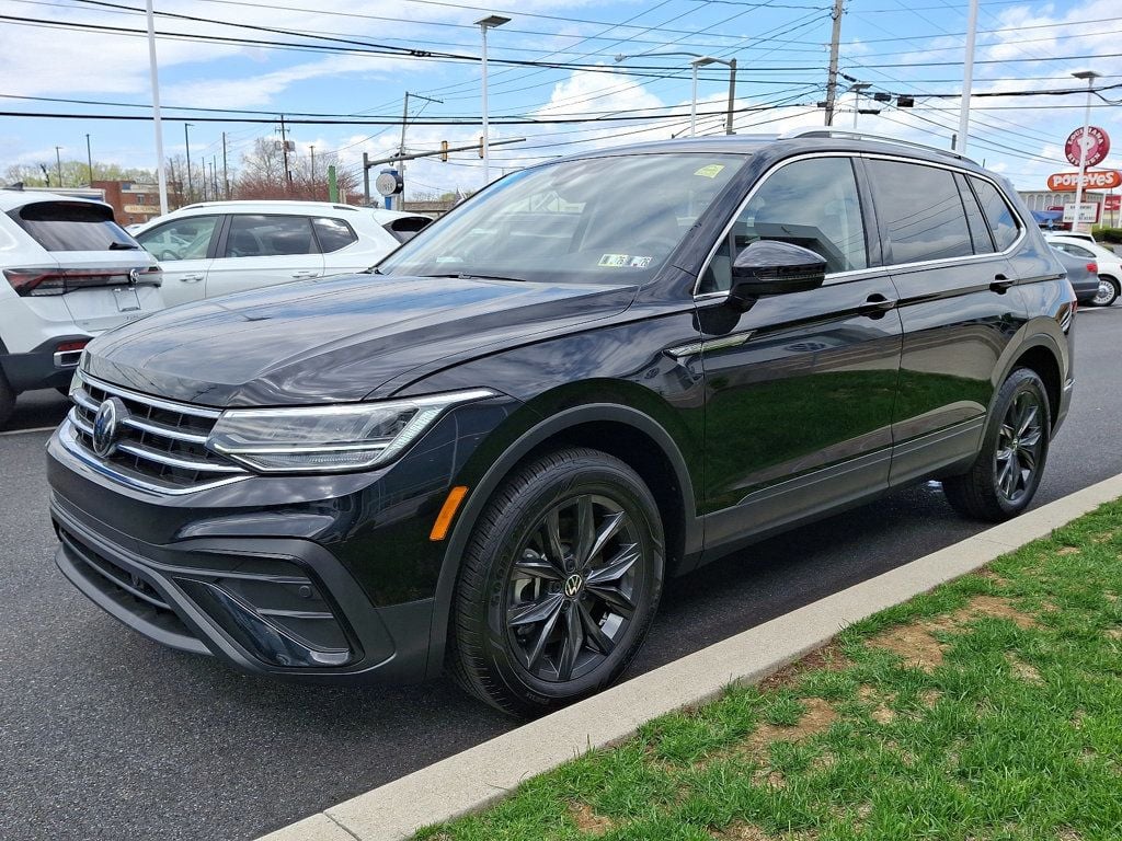 2024 Volkswagen Tiguan SE Wolfsburg Edition photo 3