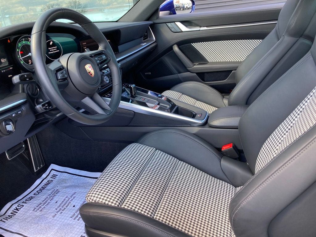 2024 Porsche 911 4S photo 4