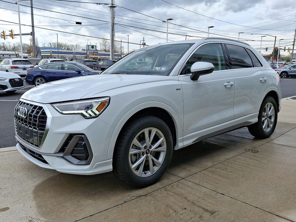 2025 Audi Q3 Premium Plus photo 3