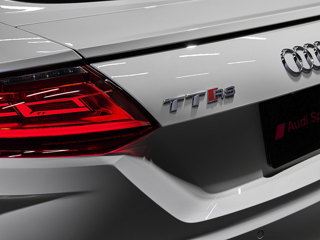 audi-tt-rs-heritage-2022-411644246066498.jpeg