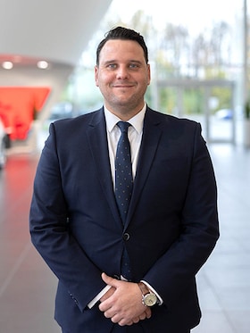 Staff member Alexandre Kelly from 2c88d9922e42