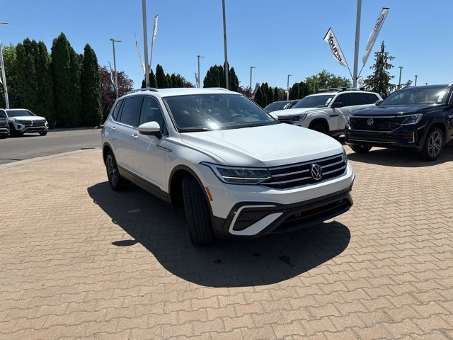 Used 2024 Volkswagen Tiguan SE with VIN 3VV2B7AX5RM012776 for sale in Layton, UT