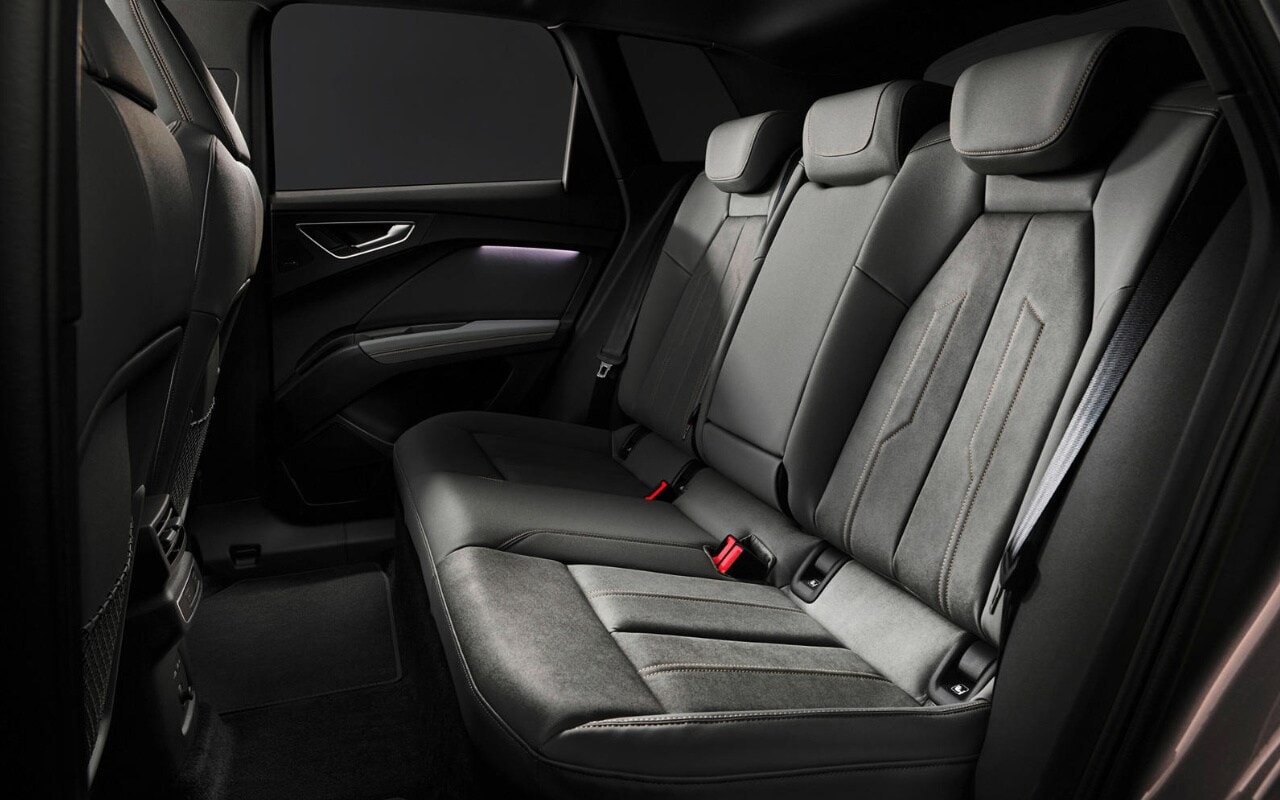 vue de l'habitacle d'une Audi Q4 E-tron 2024