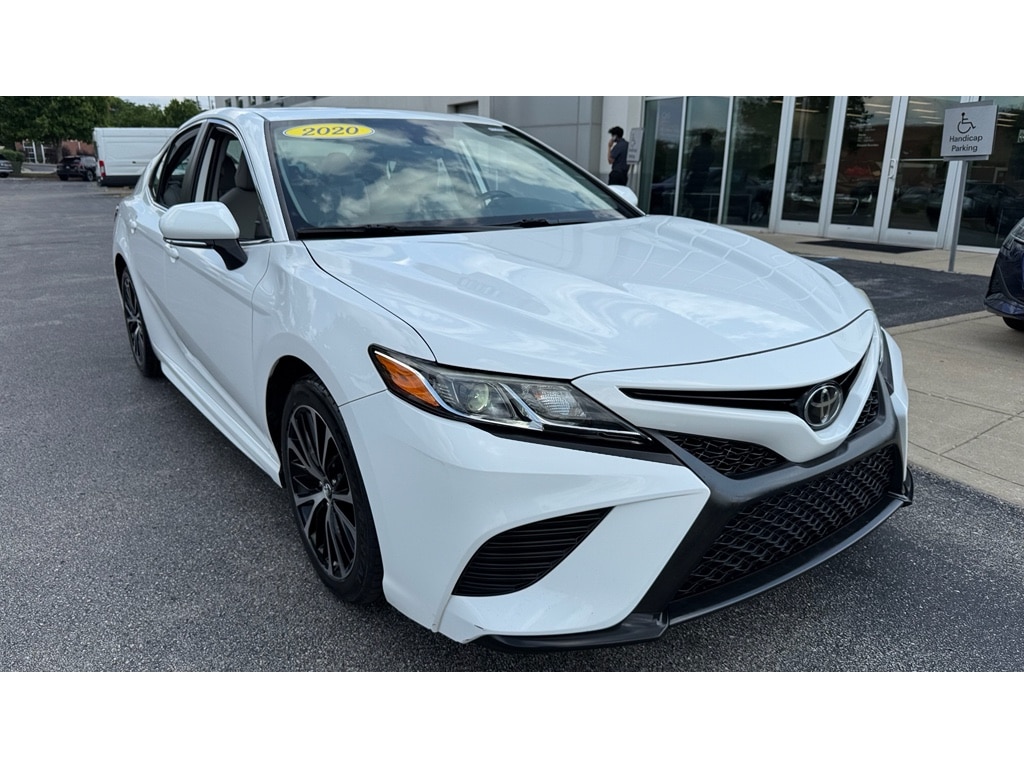 Used 2020 Toyota Camry SE with VIN 4T1M11AK5LU878424 for sale in Lexington, KY