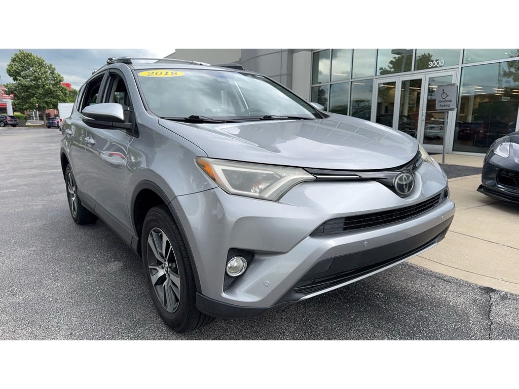 Used 2018 Toyota RAV4 XLE with VIN JTMWFREV9JD115904 for sale in Lexington, KY