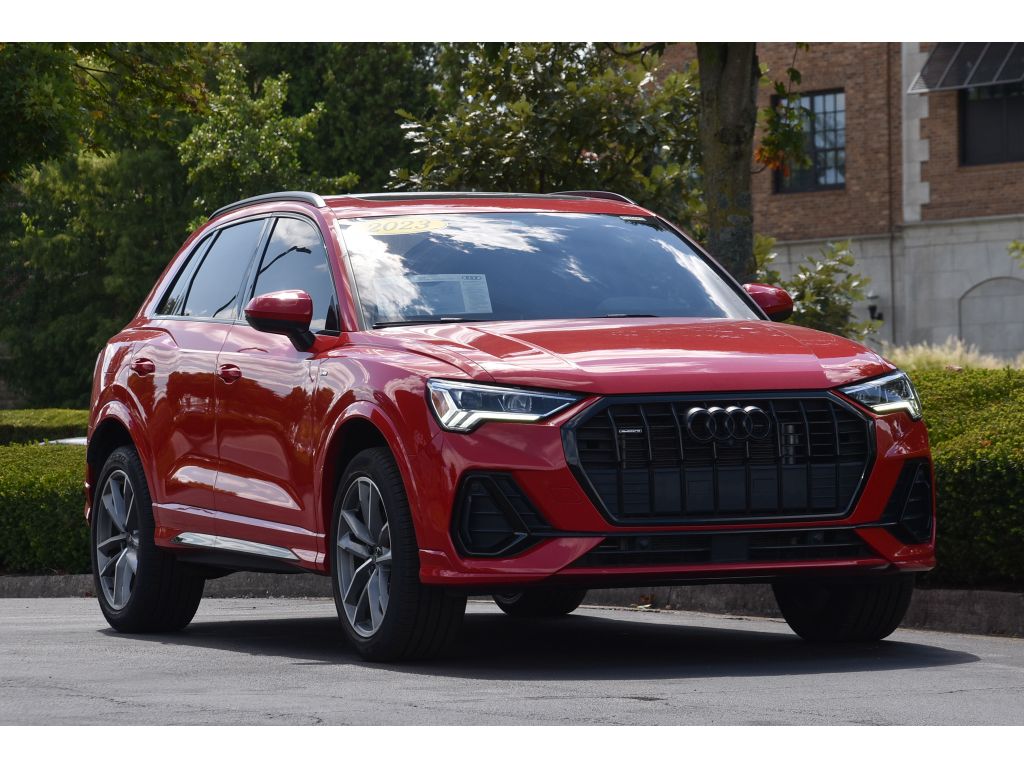 2023 Audi Q3 S line Premium Plus photo 2
