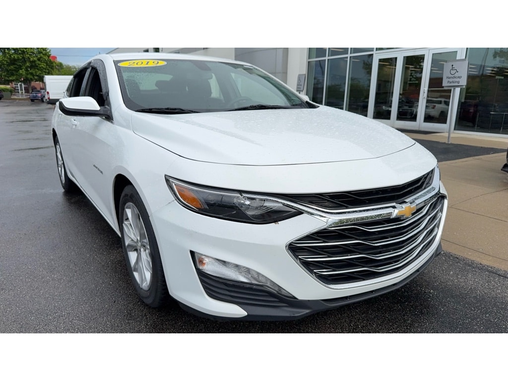 Used 2019 Chevrolet Malibu 1LT with VIN 1G1ZD5ST7KF166086 for sale in Lexington, KY