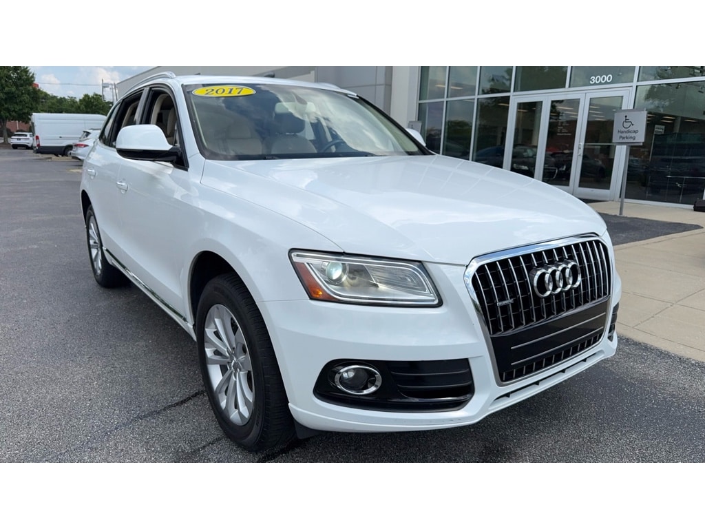 Used 2017 Audi Q5 Premium with VIN WA1C2AFP4HA060641 for sale in Lexington, KY