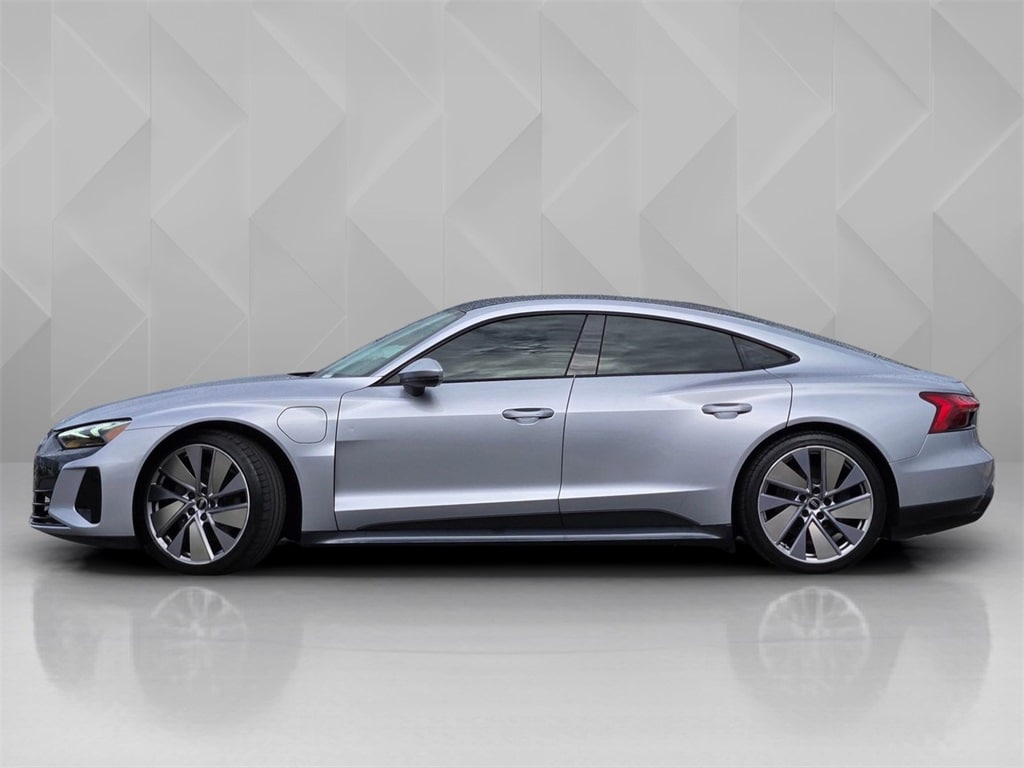 2022 Audi e-tron GT Premium Plus photo 2