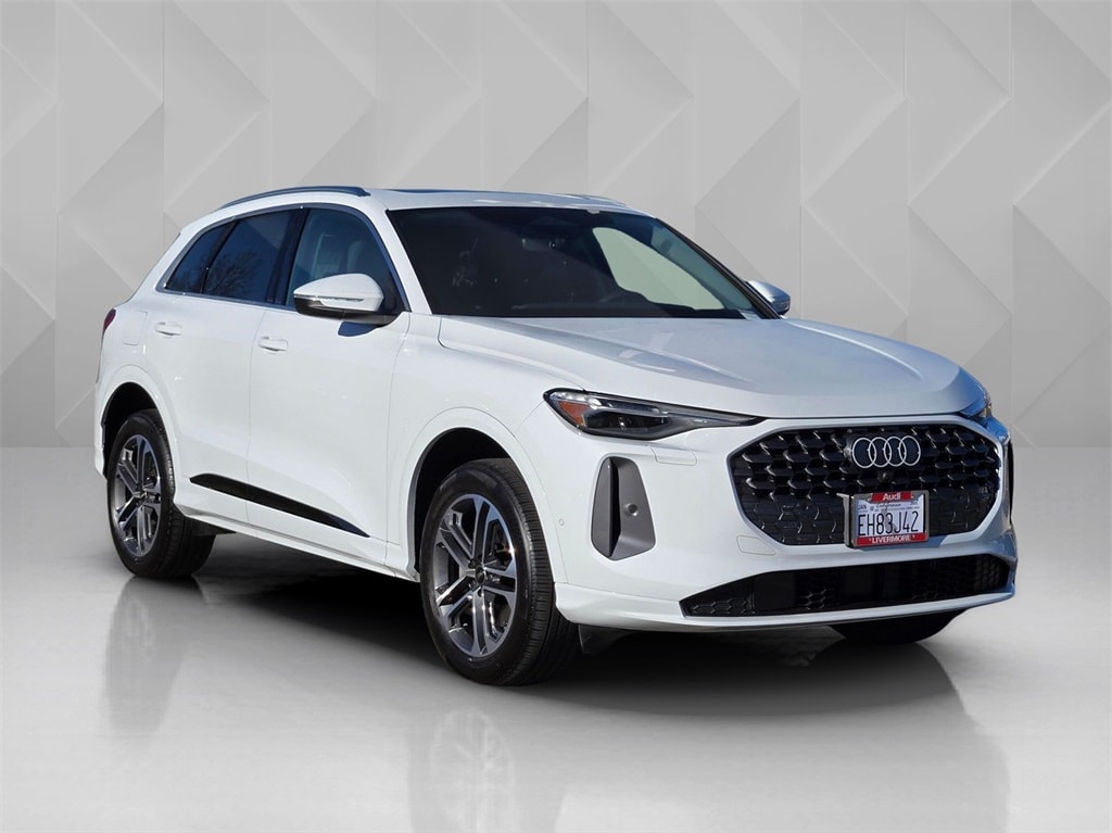 2025 Audi Q5 2.0T Premium Plus photo 3