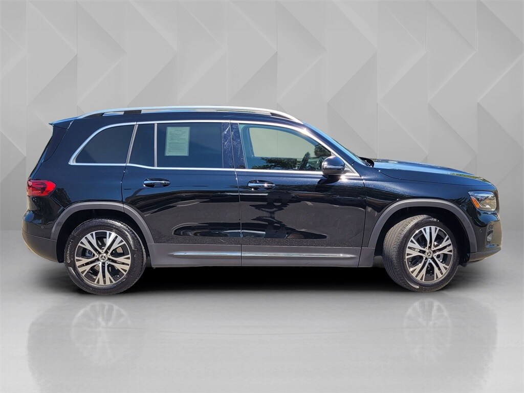 2024 Mercedes Benz GLB 250 photo 3