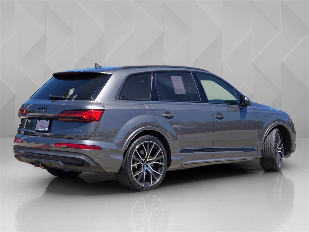 2022 Audi Q7 55 Prestige photo 4
