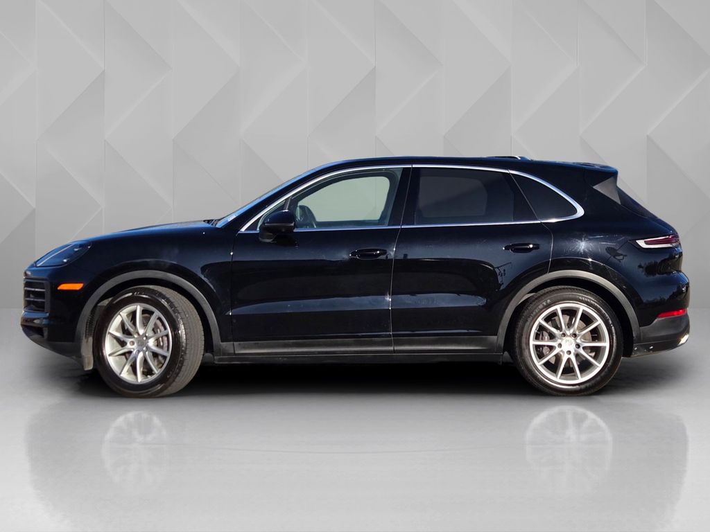2024 Porsche Cayenne photo 2