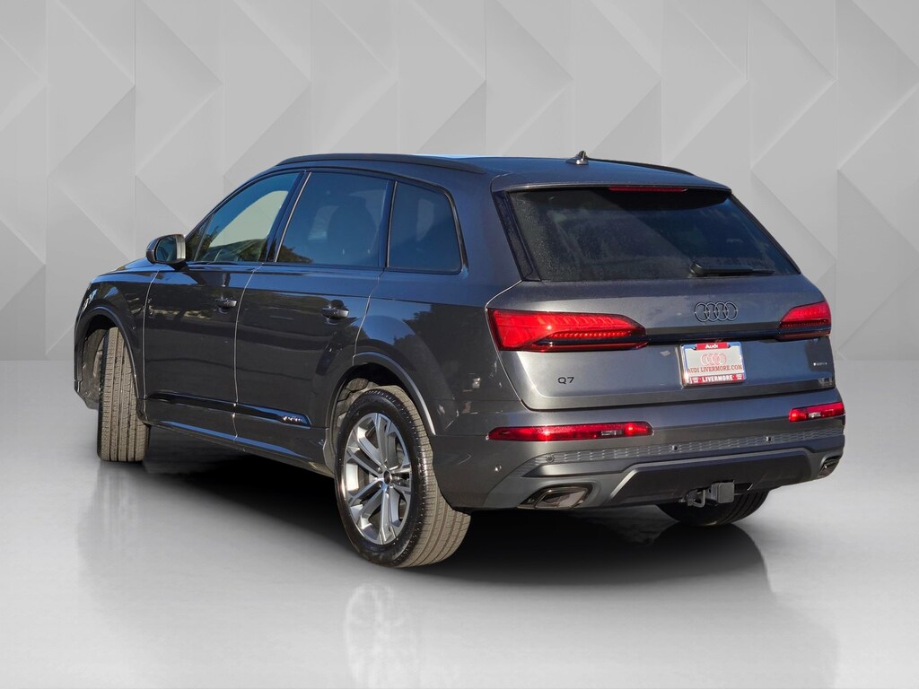 New 2025 Audi Q7 45 Premium Plus SUV
