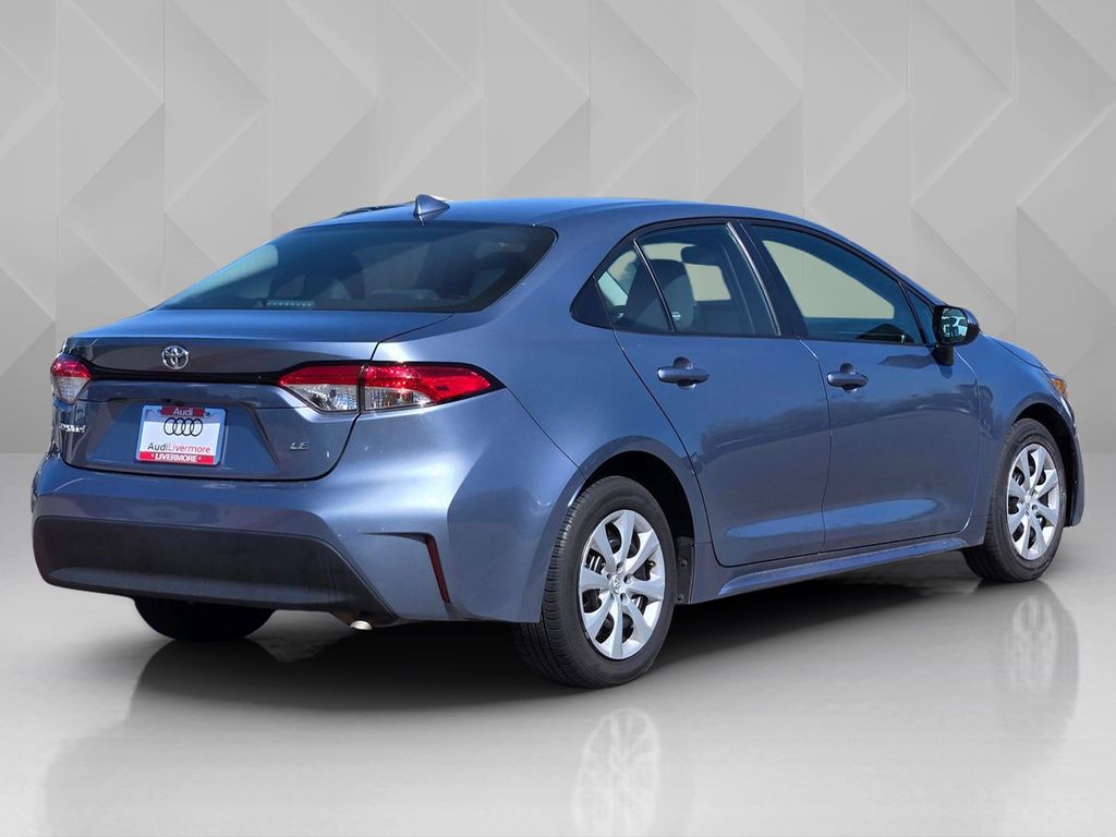 2024 Toyota Corolla LE photo 5