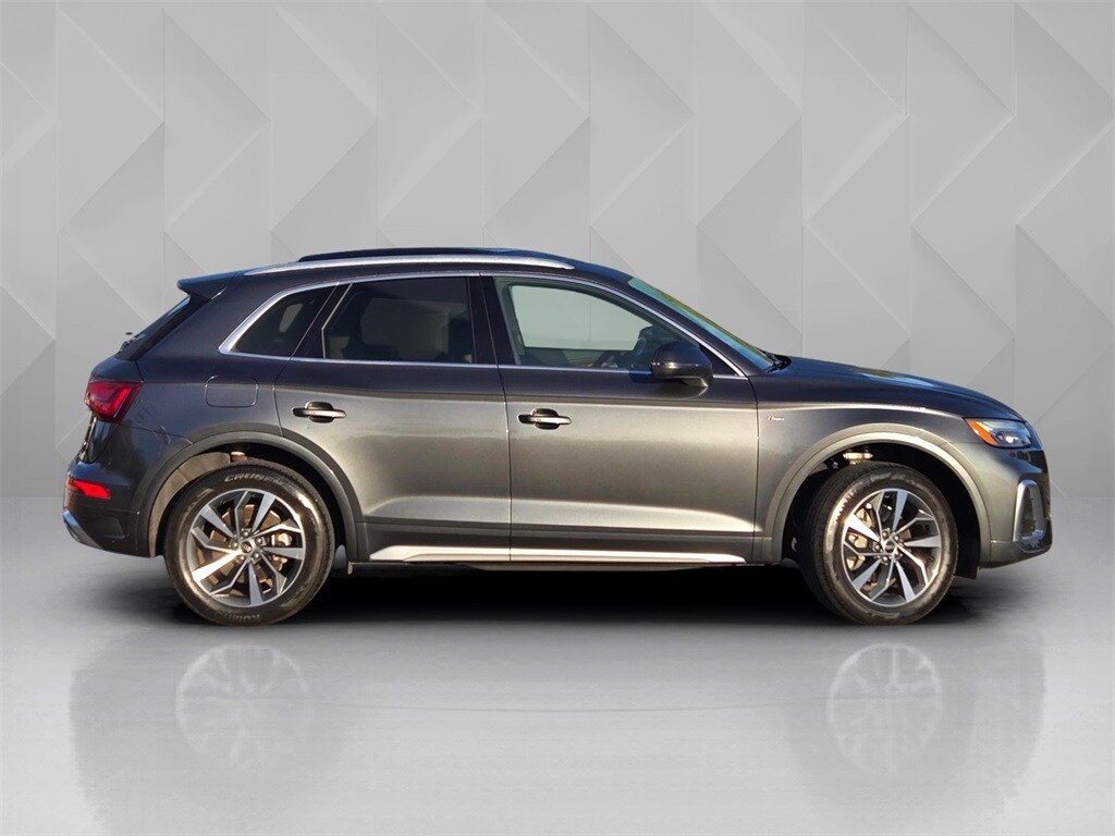 2022 Audi Q5 45 S line Premium photo 3