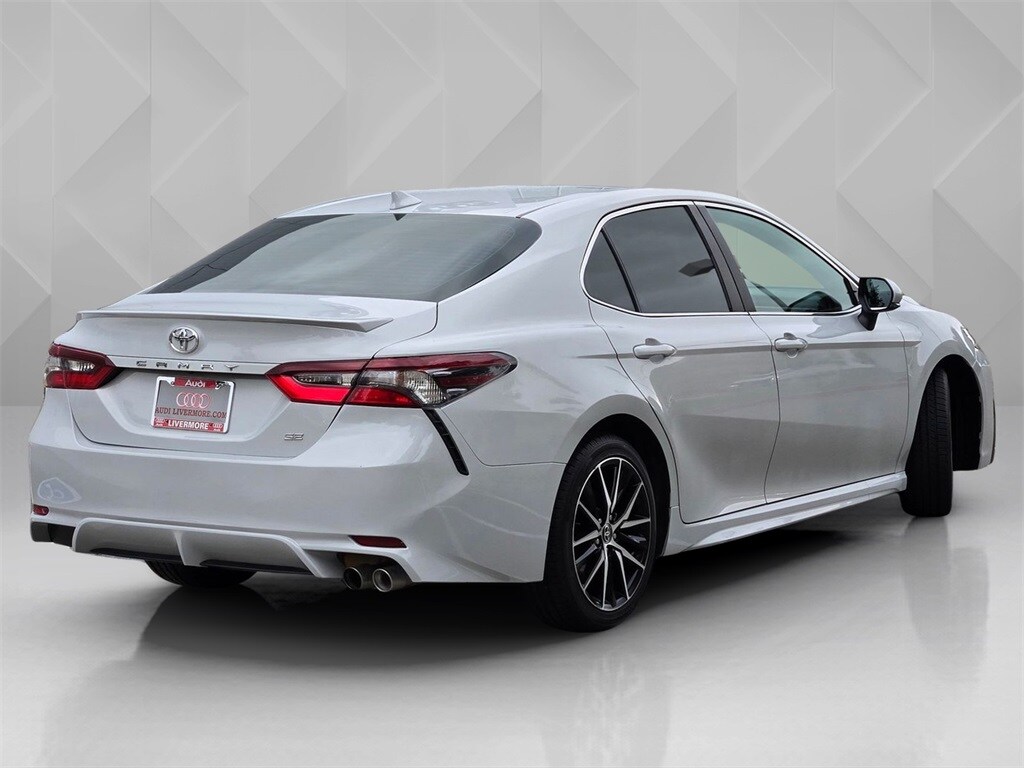 2023 Toyota Camry SE photo 4