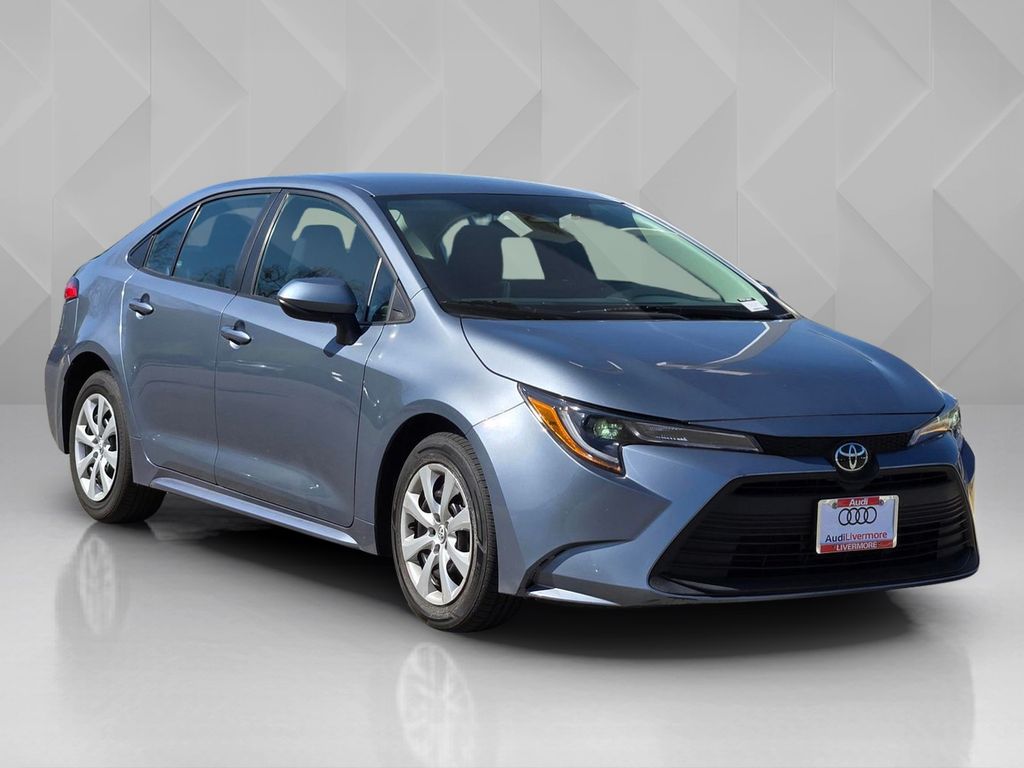 2024 Toyota Corolla LE photo 3
