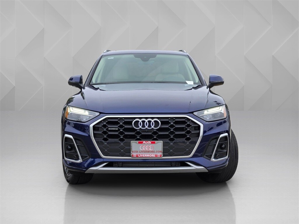 2025 Audi Q5 45 S line Premium Plus photo 2