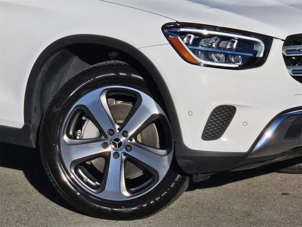 2022 Mercedes Benz GLC 300 photo 3