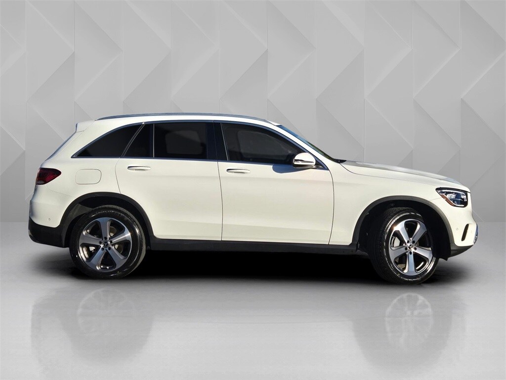 2022 Mercedes Benz GLC 300 photo 4