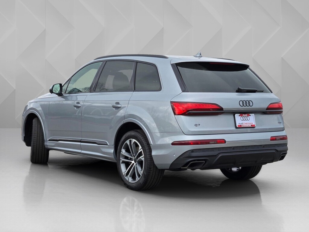 New 2026 Audi Q7 45 Premium Plus SUV