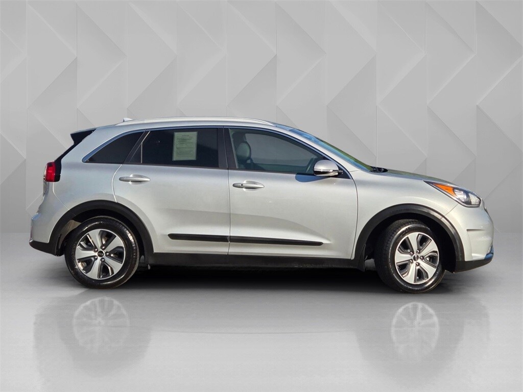 2018 Kia Niro Plug-In Hybrid EX photo 3