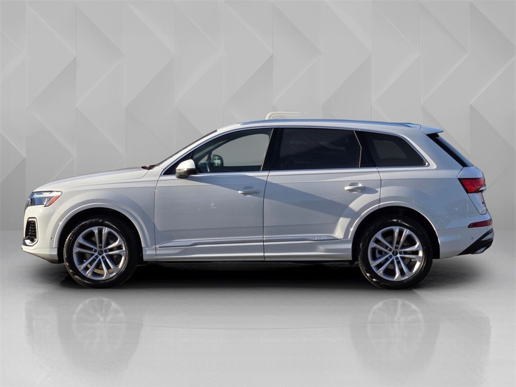 2025 Audi Q7 55 Premium Plus photo 6