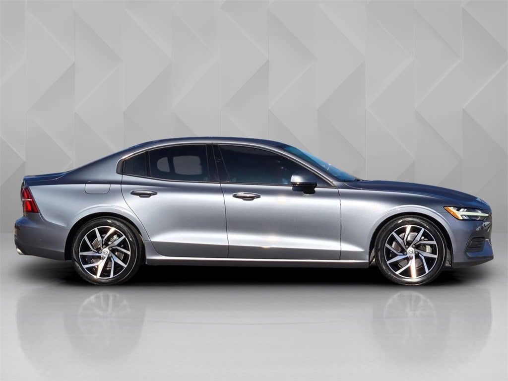 2020 Volvo S60 T5 Momentum photo 6