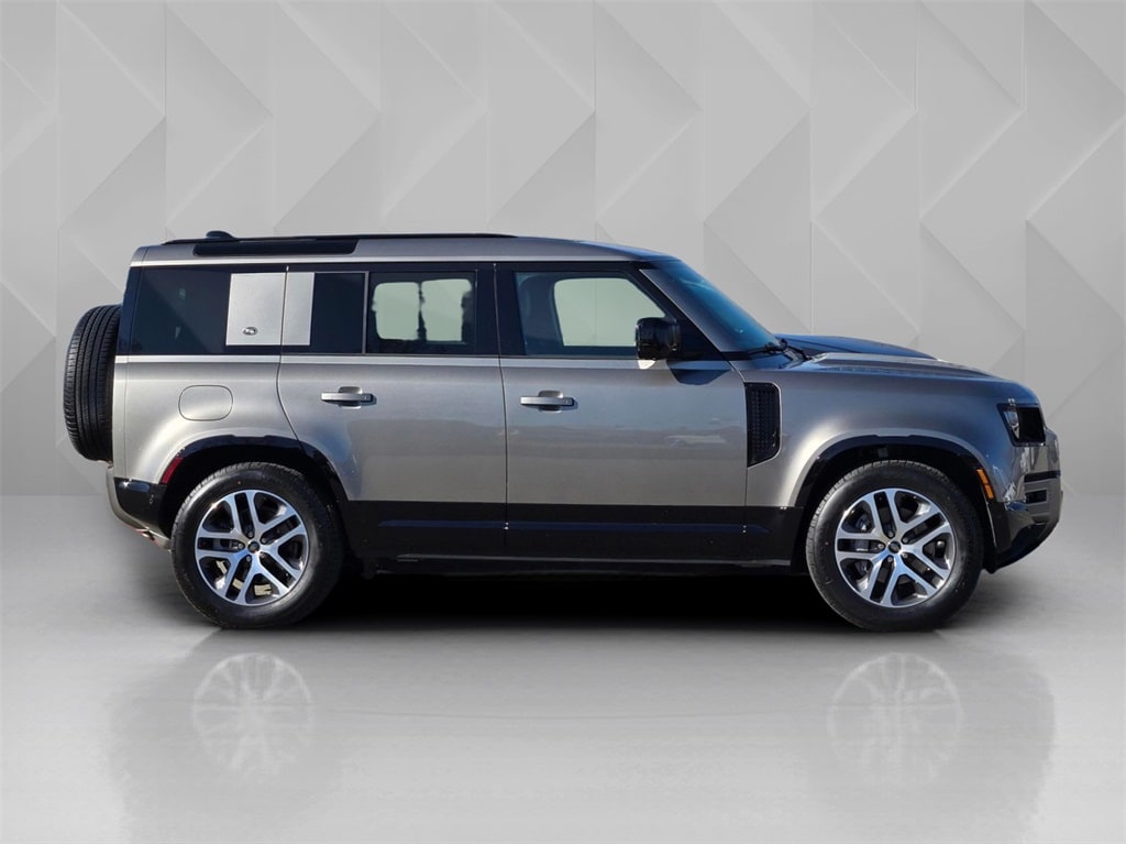 2023 Land Rover Defender X-Dynamic SE photo 6