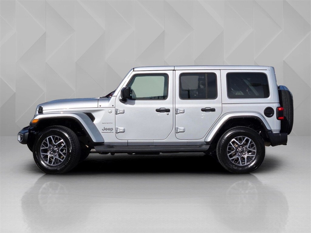 2024 Jeep Wrangler Sahara photo 2