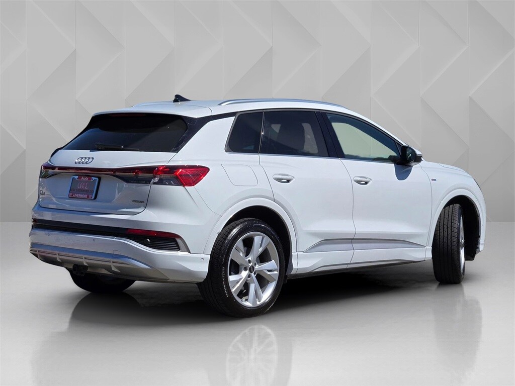 2023 Audi Q4 50 E-tron Prestige photo 4