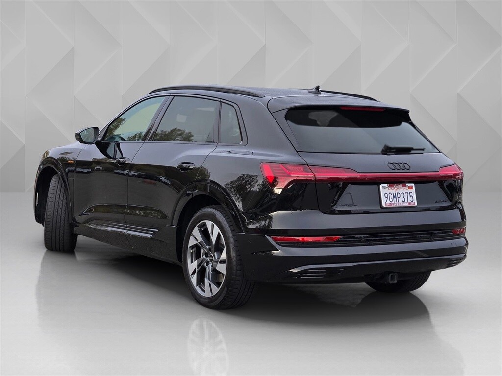 2023 Audi e-tron Premium photo 4