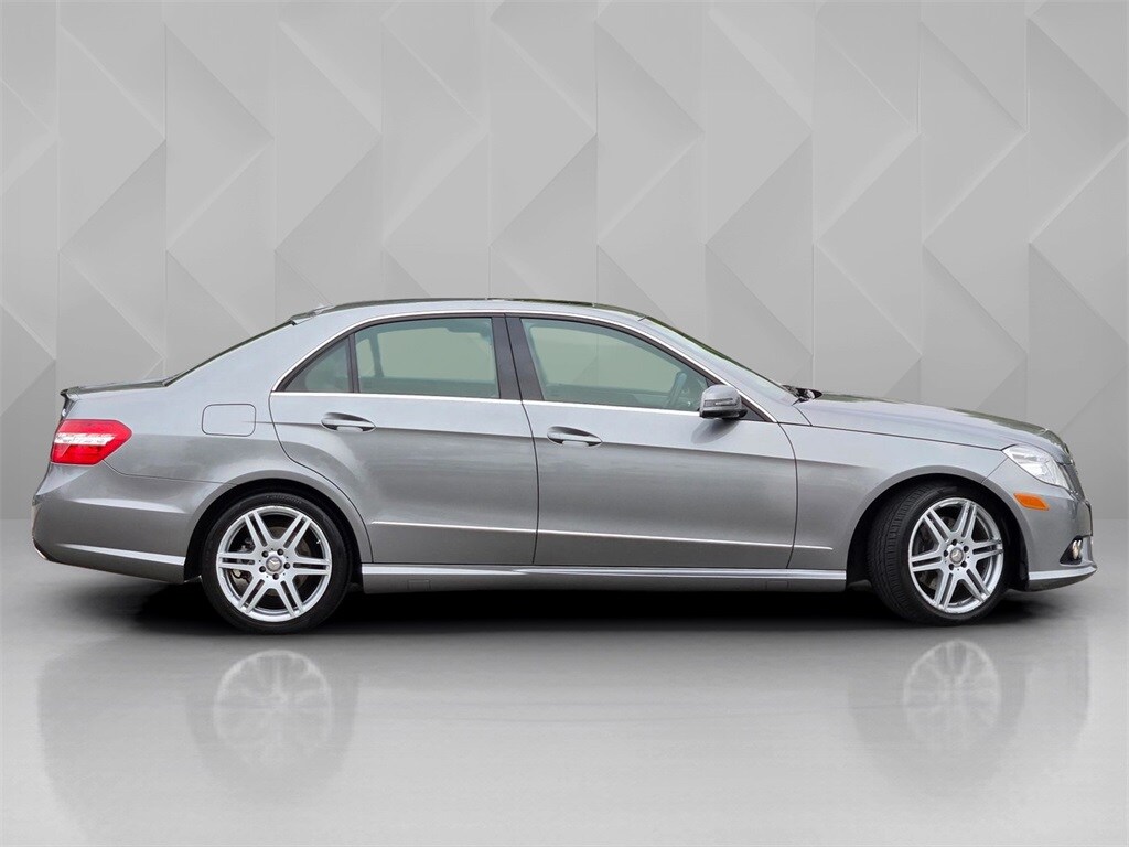2010 Mercedes Benz E 350 Sedan photo 2