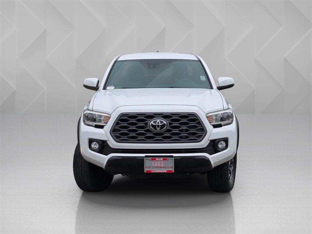 2020 Toyota Tacoma TRD Off-Road photo 2
