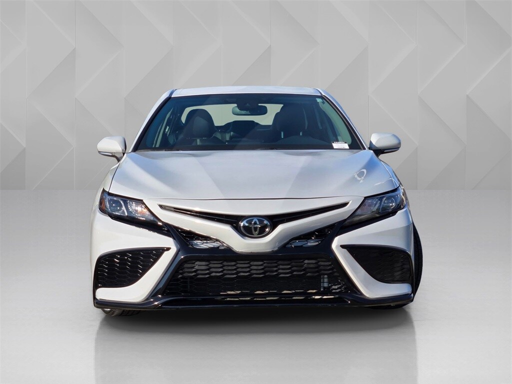 2023 Toyota Camry SE photo 3