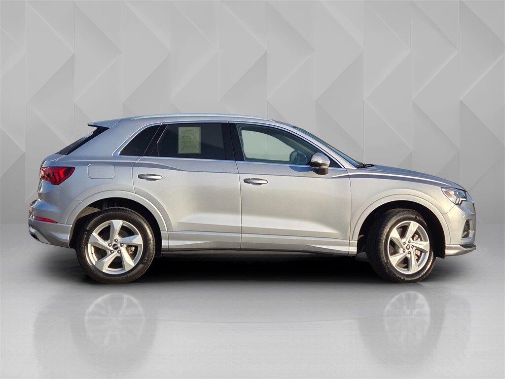 2022 Audi Q4 Premium Plus photo 3