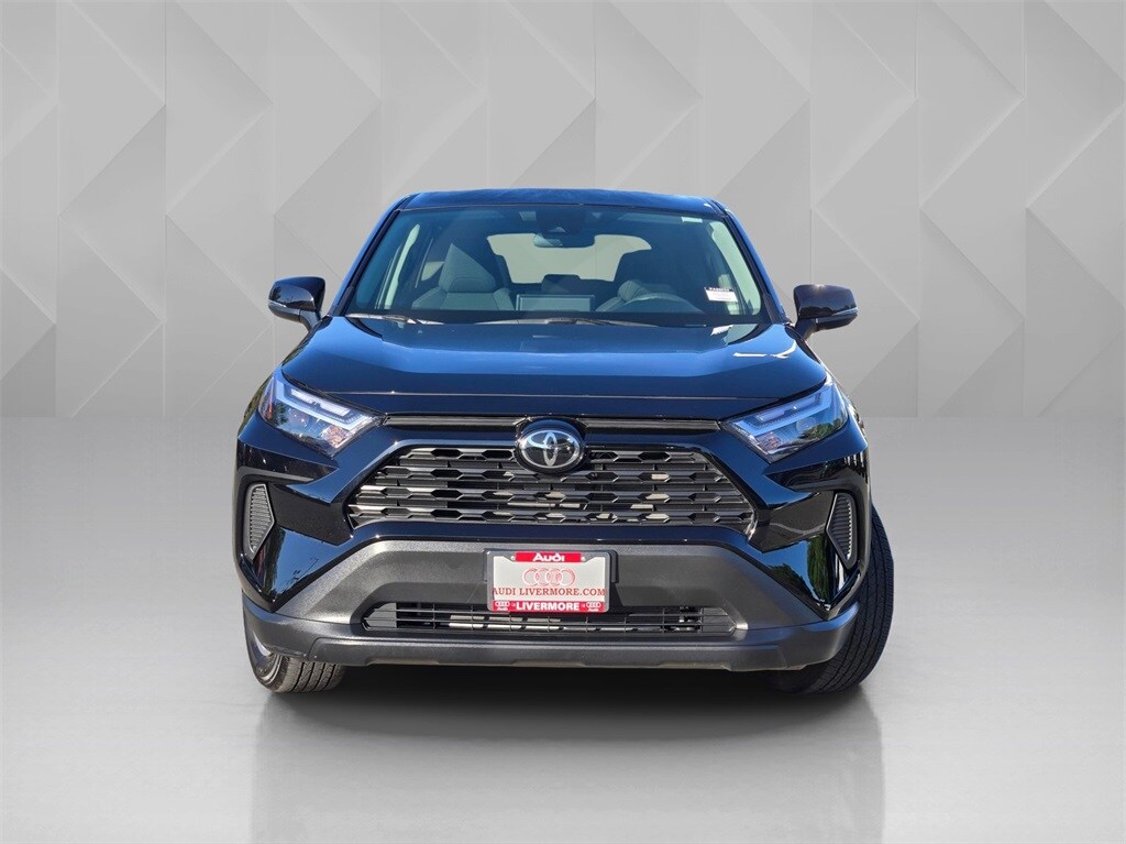 2025 Toyota RAV4 LE photo 2