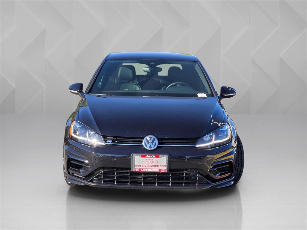 2018 Volkswagen Golf R 4Motion photo 2