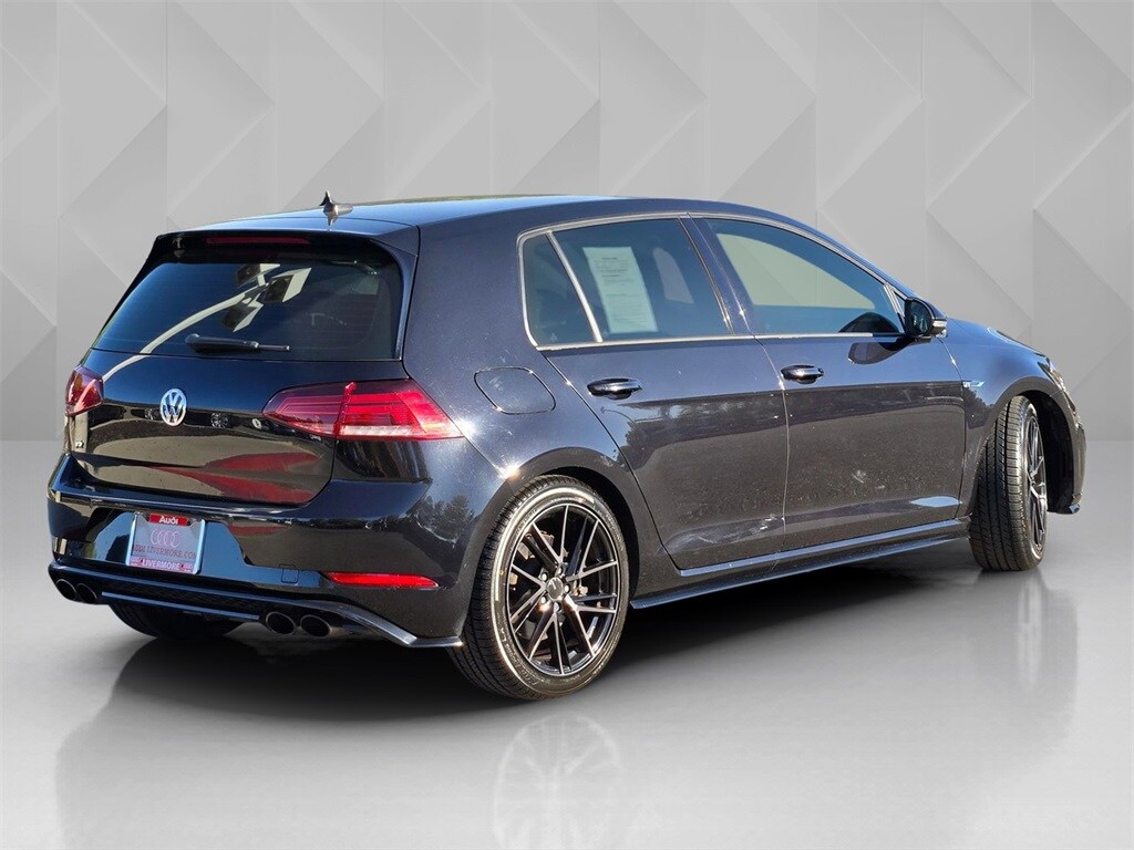 2018 Volkswagen Golf R 4Motion photo 4