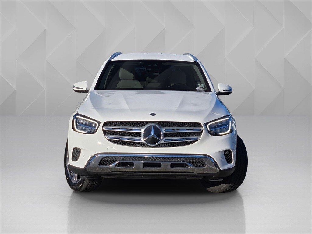 2022 Mercedes Benz GLC 300 photo 2