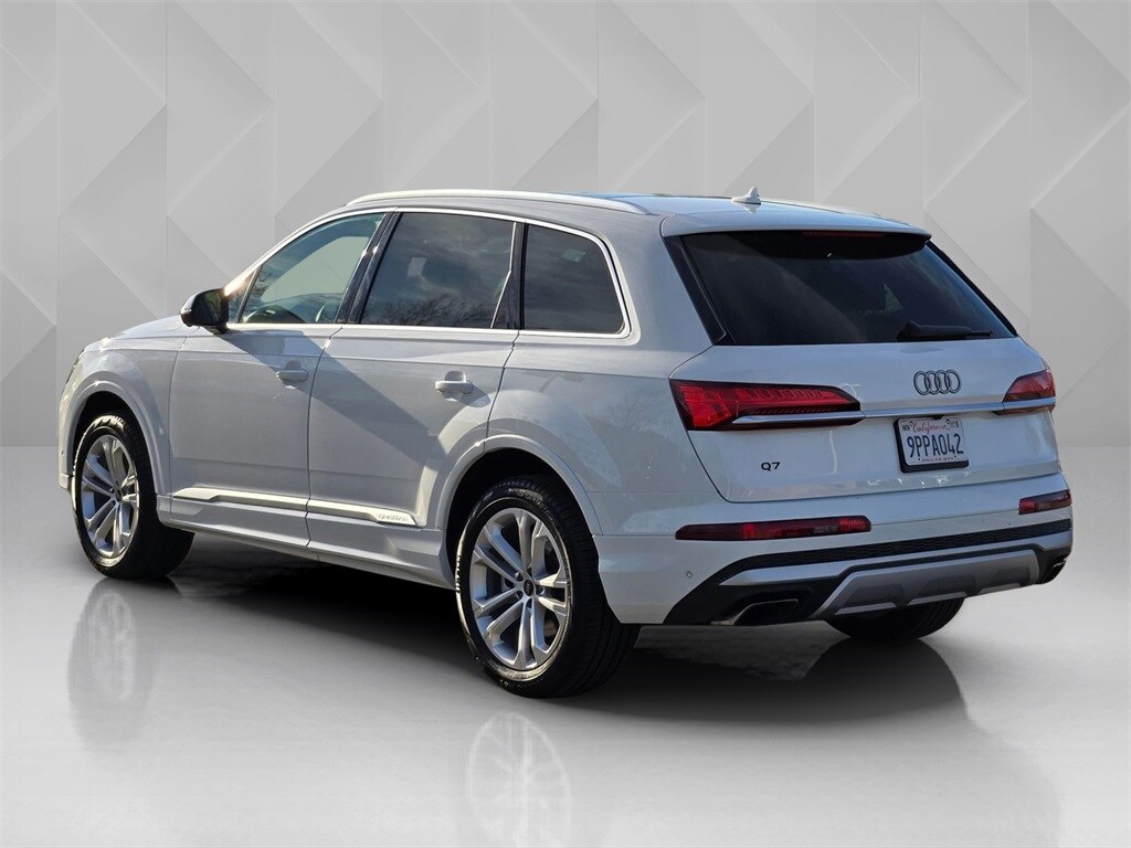 2025 Audi Q7 55 Premium Plus photo 5