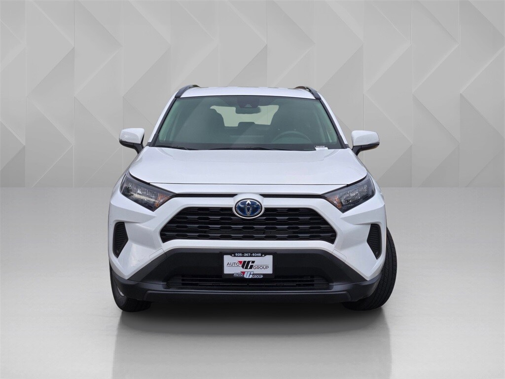 2021 Toyota RAV4 Hybrid LE photo 3